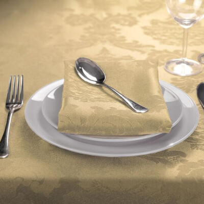 Mocha Bentley Table Setting