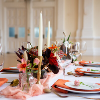 Fire Natural napkins and White Dimension tablecloth